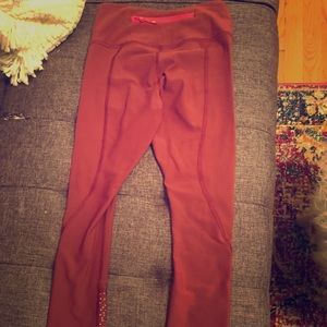 Lululemon crops size 2